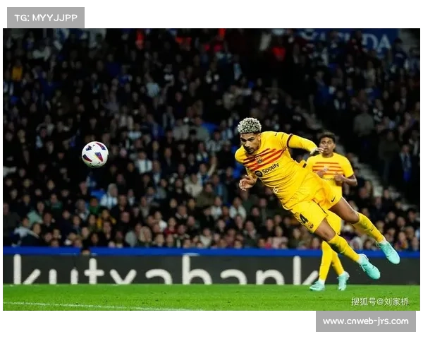 尤文球迷抗议票价上涨 安联球场季卡销售滞后引发关注 尤文球迷抗议票价上涨 安联球场季卡销售滞后引发关注